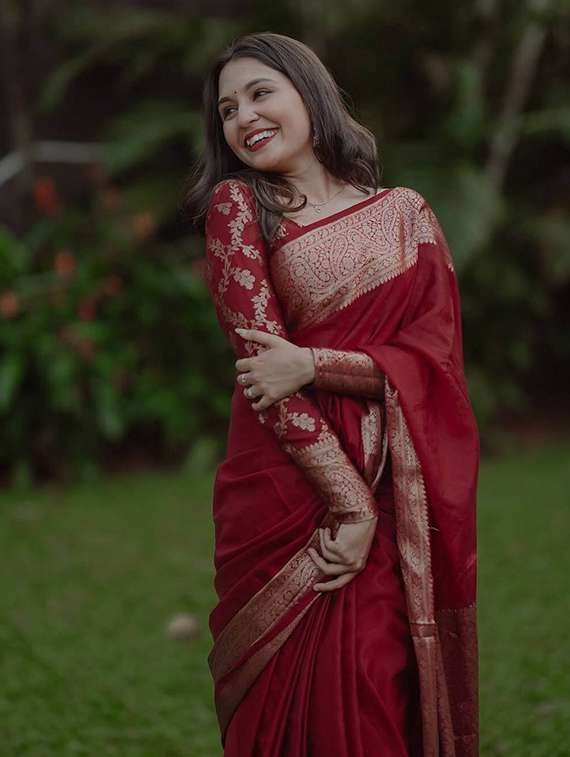 women solid with bordered saree with blouse - 22266710 -  Standard Image - 2