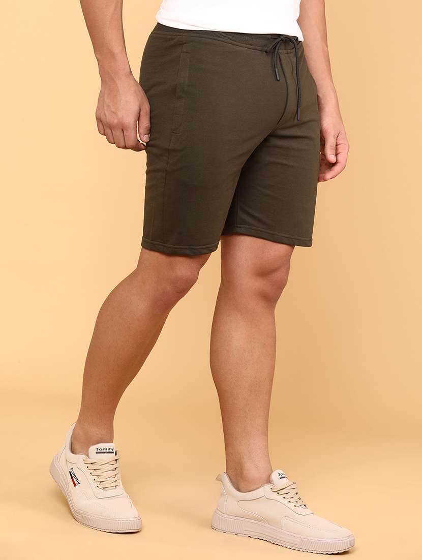 men solid mid rise slim fit short - 22267494 -  Standard Image - 2