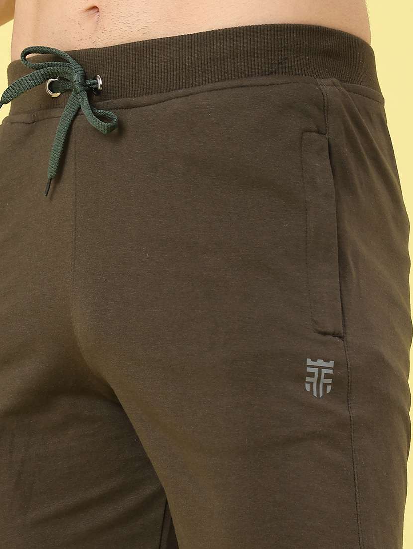 men solid mid rise regular fit shorts - 22267497 -  Standard Image - 2