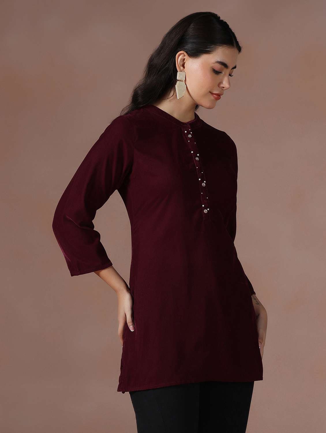 women solid three quarter sleeve straight kurti - 22267765 -  Standard Image - 2