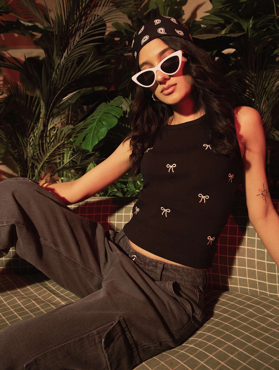 women embroidered sleeveless crop top