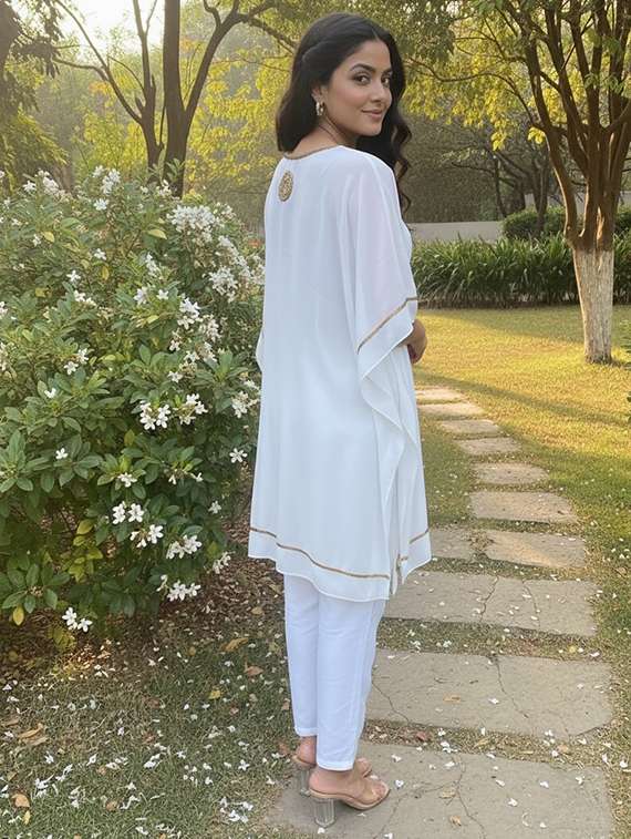 women embroidered kimono sleeve kaftan kurta - 22270687 -  Standard Image - 2