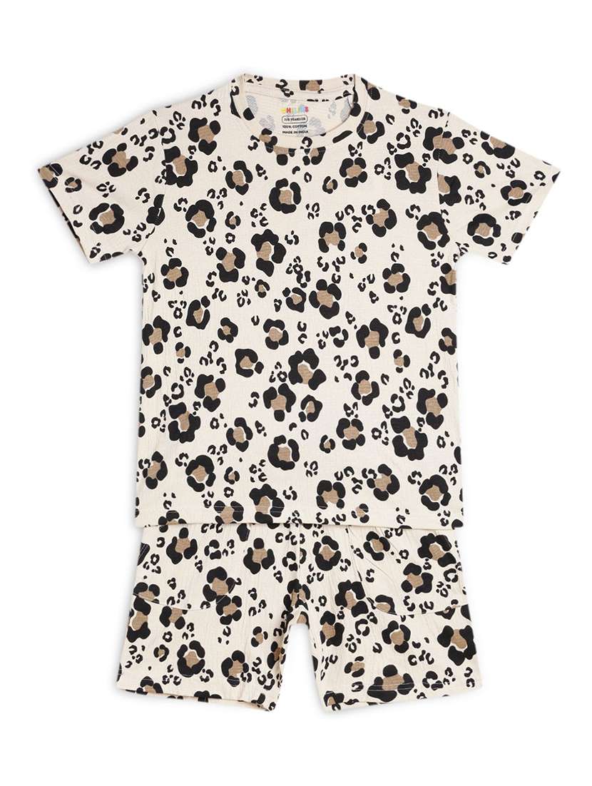 girls printed short sleeve t-shirt and short set - 22272191 -  Standard Image - 2