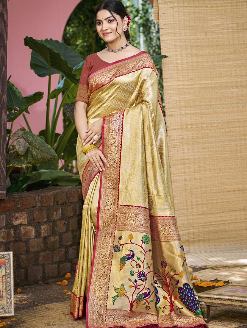 women self design kanjivaram saree with blouse