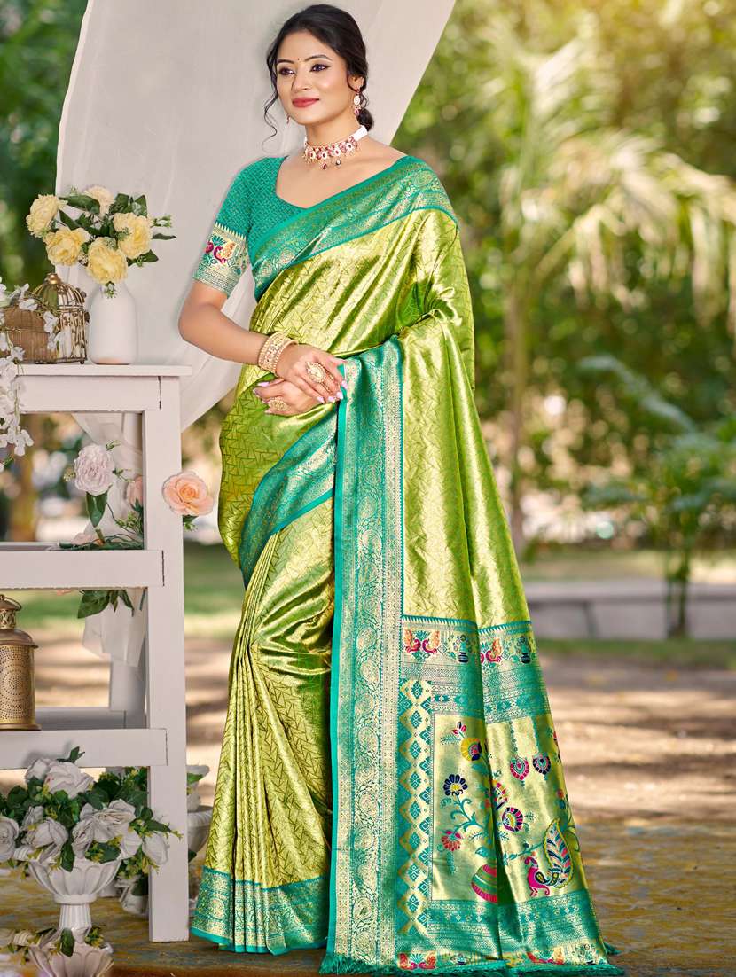 women self design kanjivaram saree with blouse