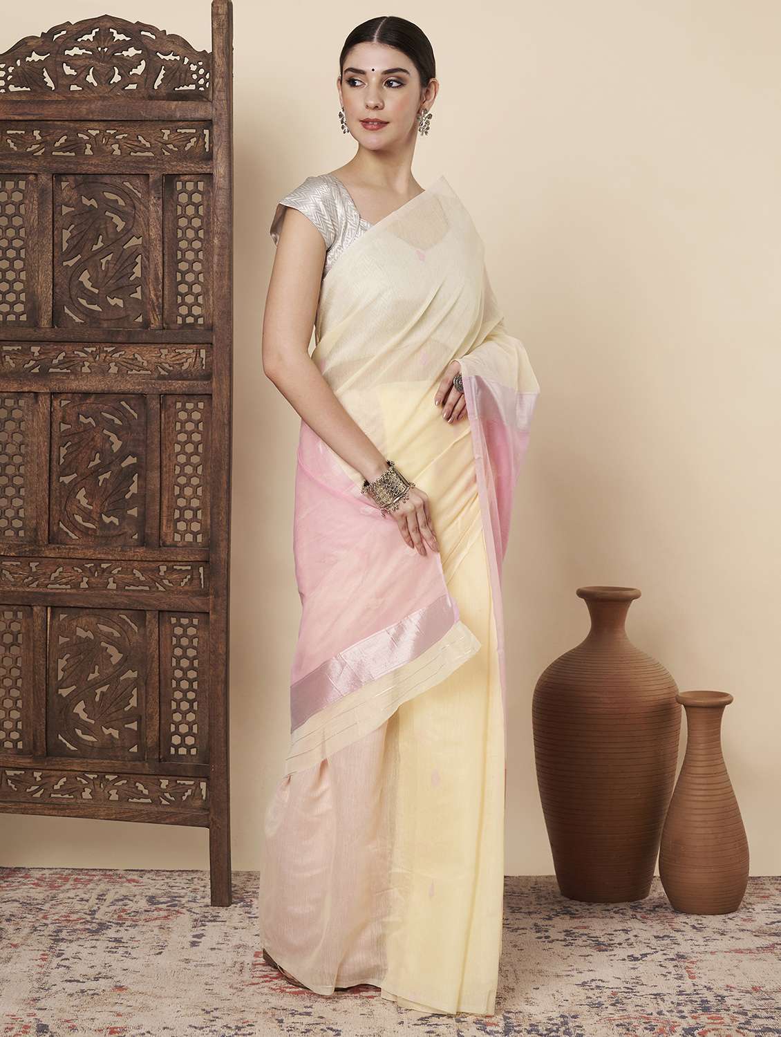 women self design handloom saree with blouse - 22272743 -  Standard Image - 2