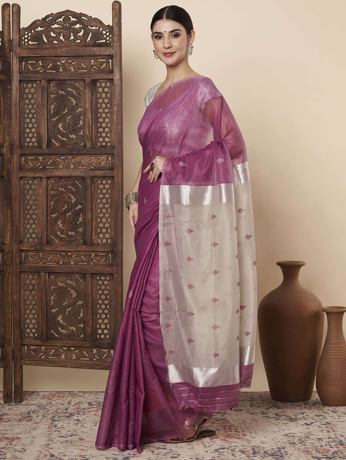 women self design handloom saree with blouse - 22272745 -  Standard Image - 2