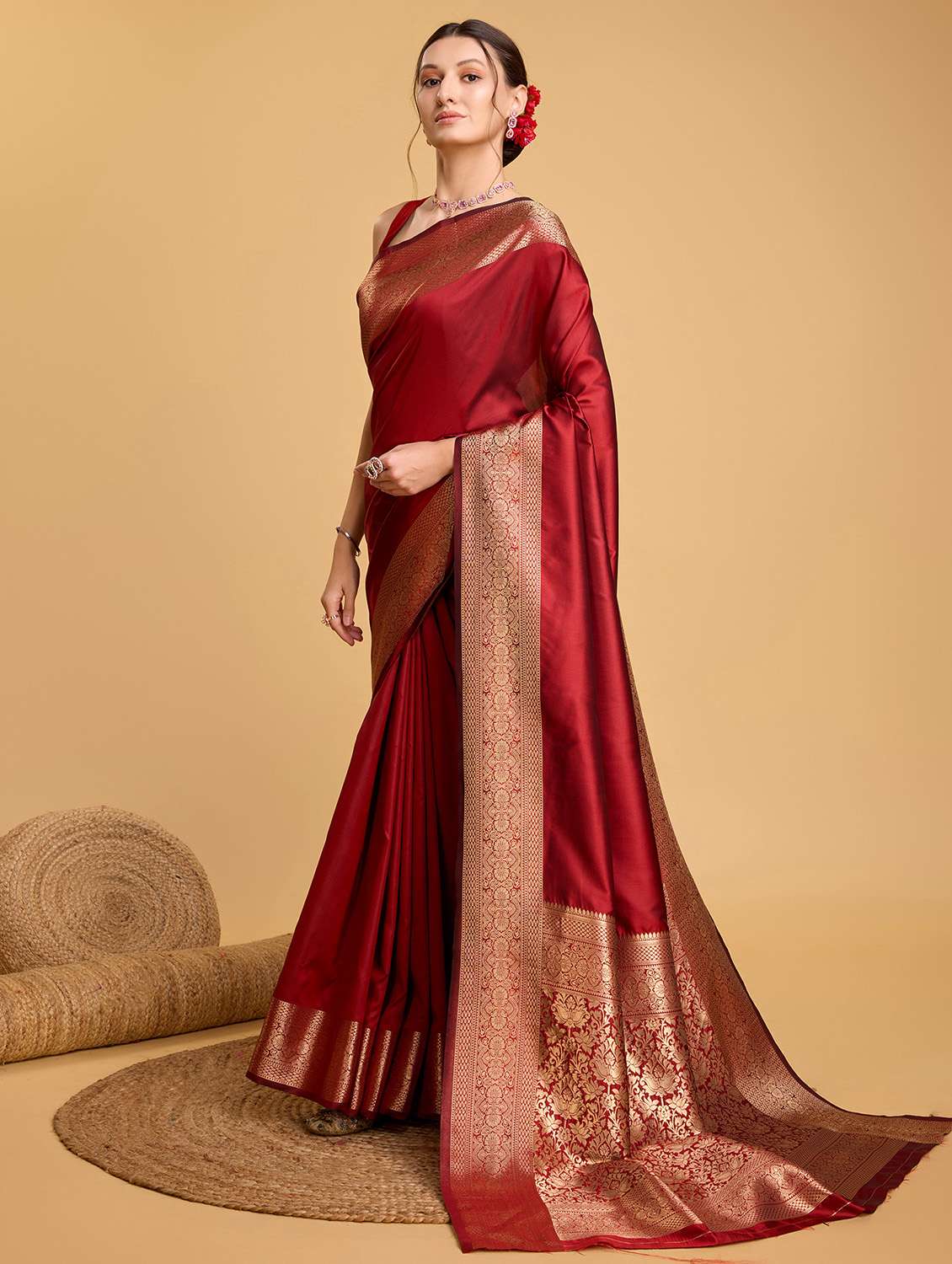 women solid with bordered saree with blouse - 22274034 -  Standard Image - 2