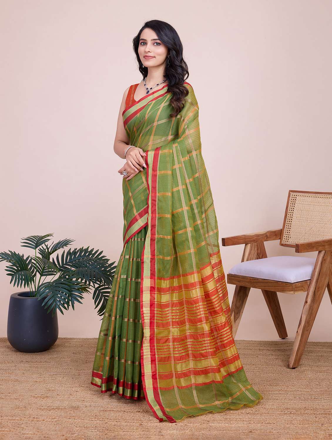 women checkered bordered saree with blouse - 22274043 -  Standard Image - 2