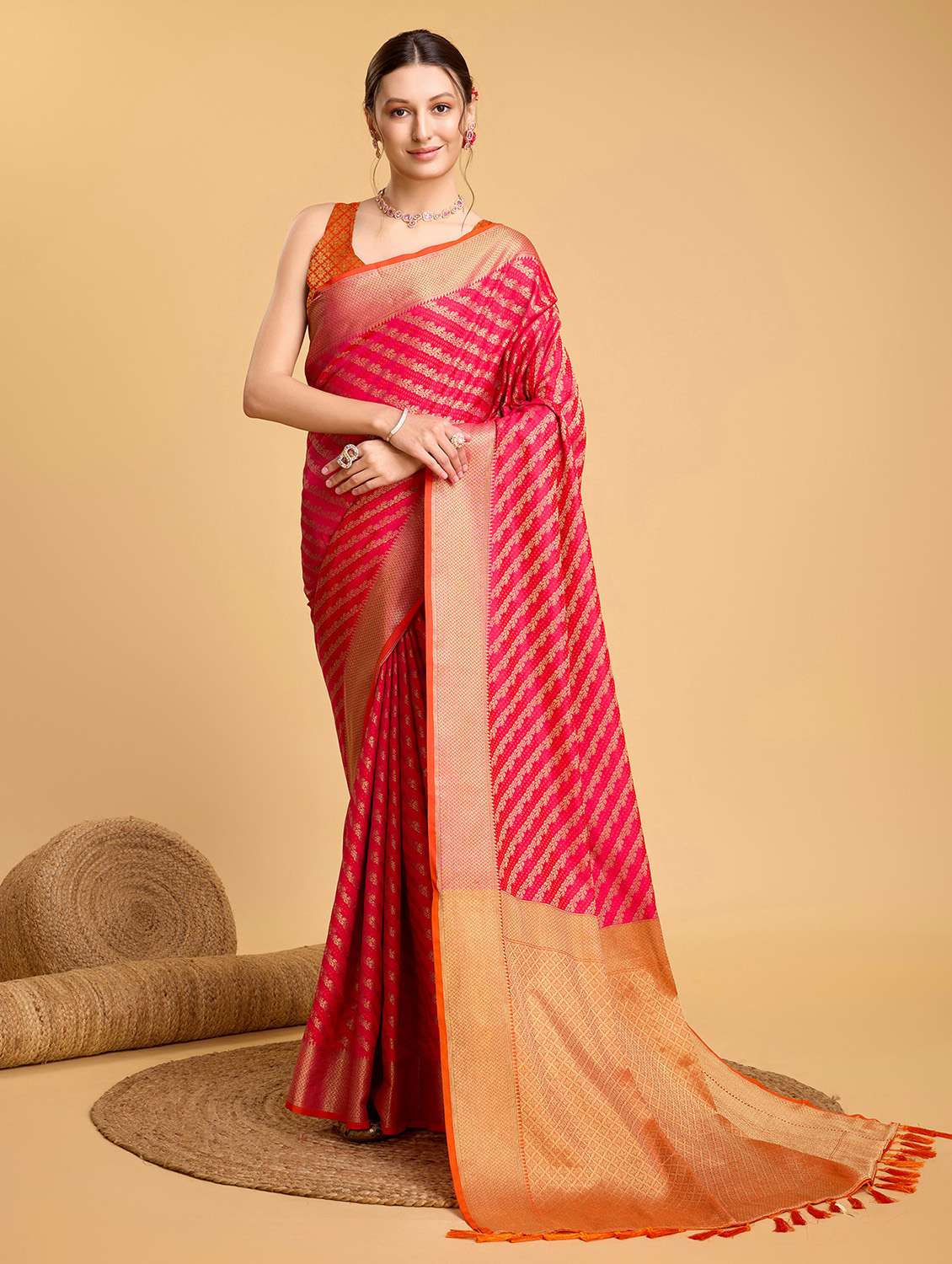 women self design banarasi saree with blouse