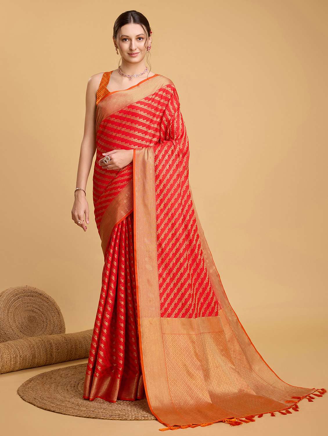 women self design banarasi saree with blouse