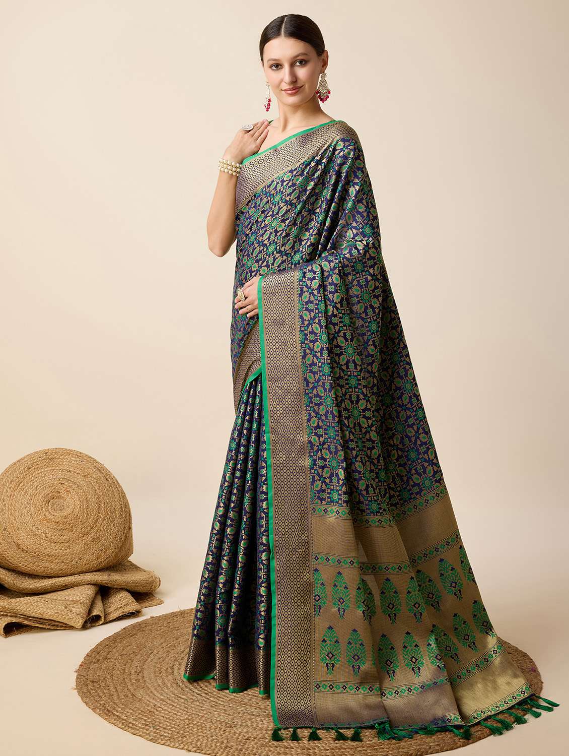 women self design banarasi saree with blouse - 22274075 -  Standard Image - 2