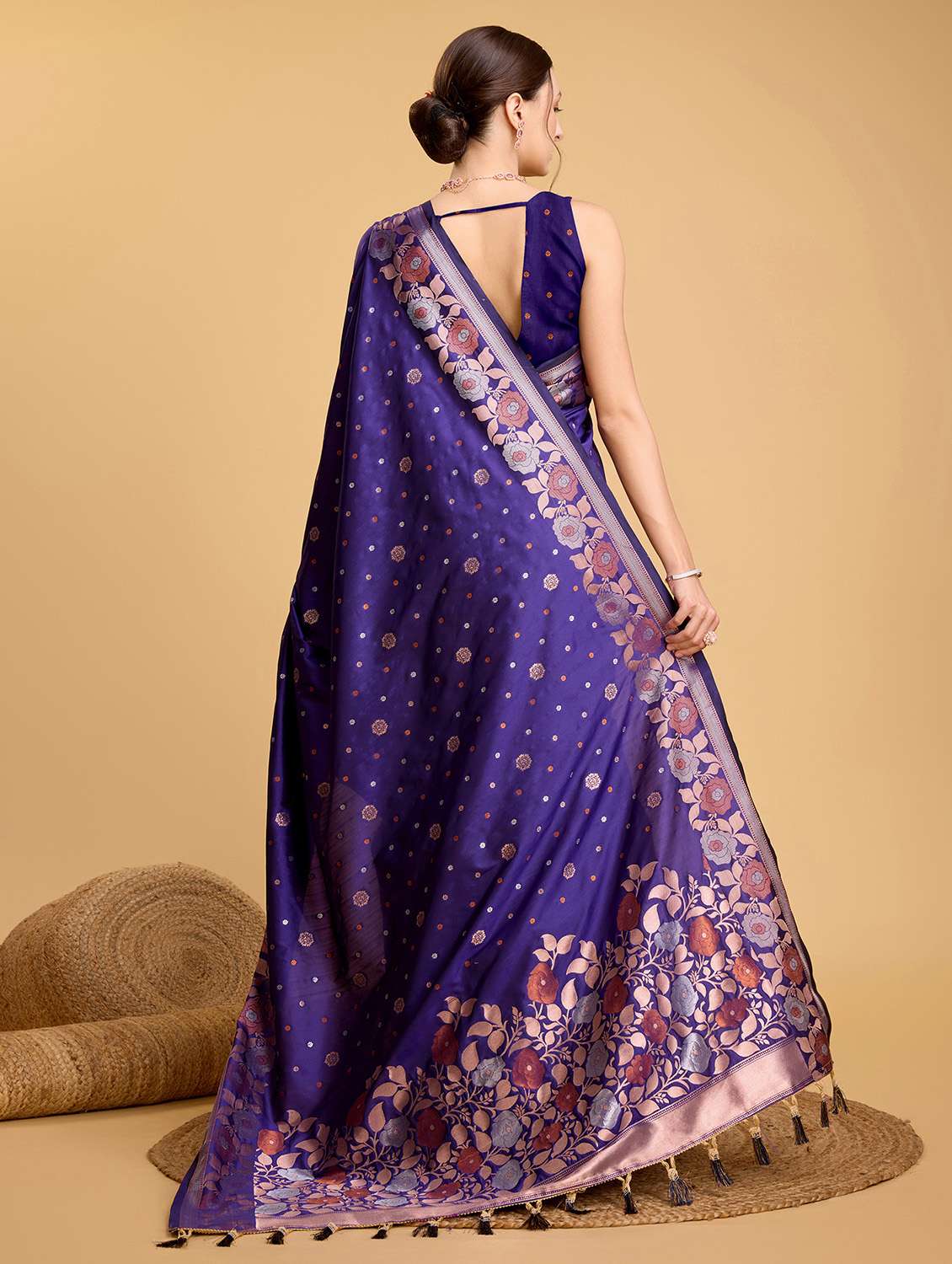 women self design banarasi saree with blouse - 22274092 -  Standard Image - 2