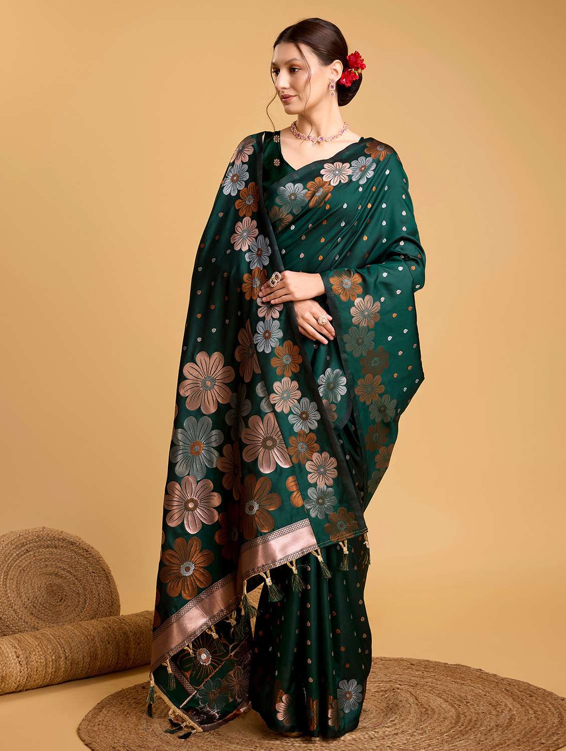 Women Self Design Banarasi Saree With Blouse - 22274095 -  Standard Image - 2