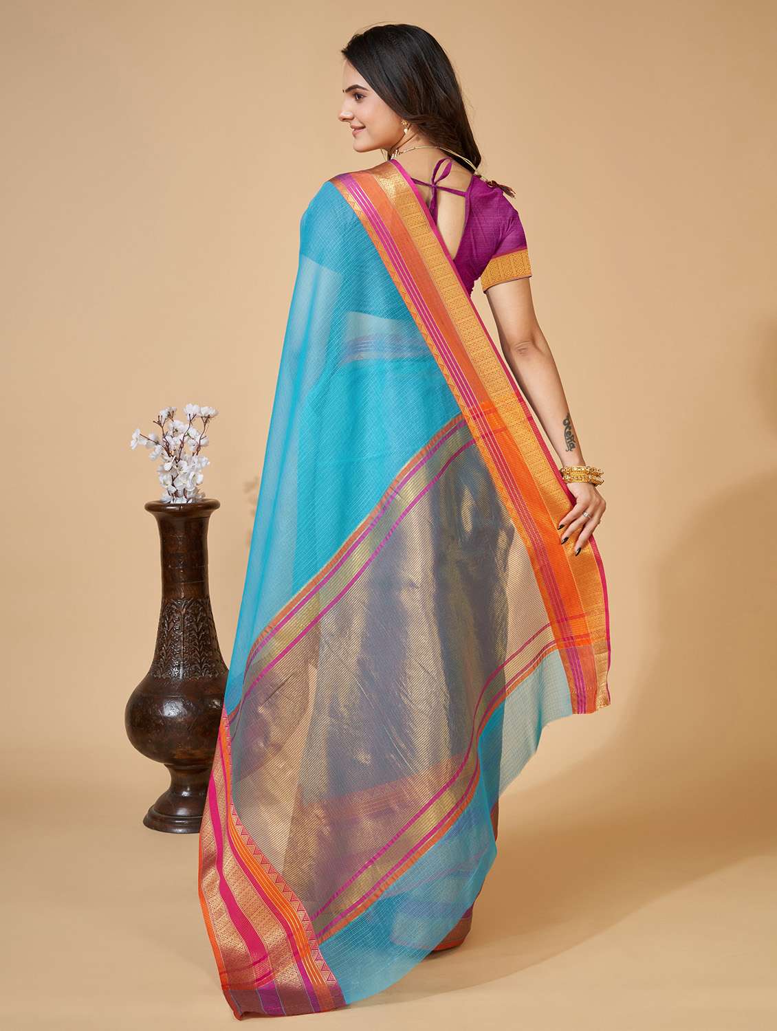 women solid with bordered saree with blouse - 22274112 -  Standard Image - 2