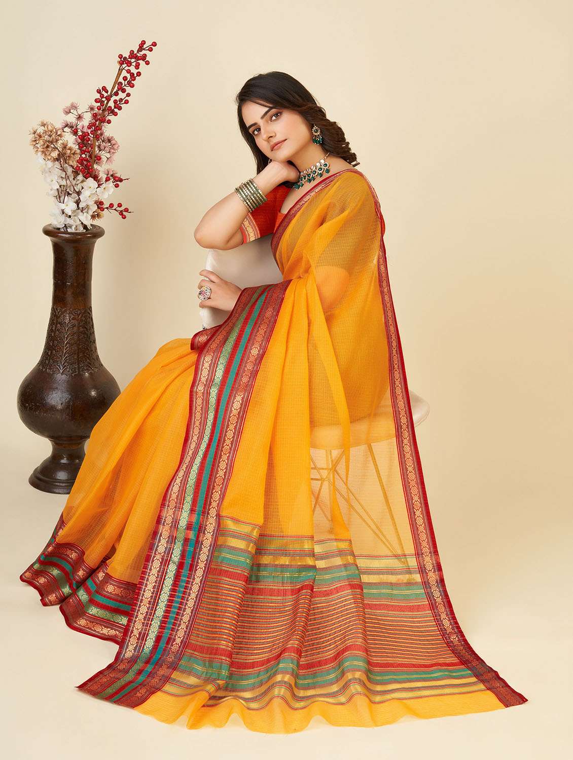 women solid with bordered saree with blouse - 22274114 -  Standard Image - 2
