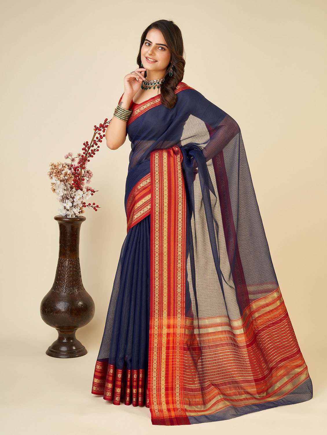 women solid with bordered saree with blouse - 22274115 -  Standard Image - 2