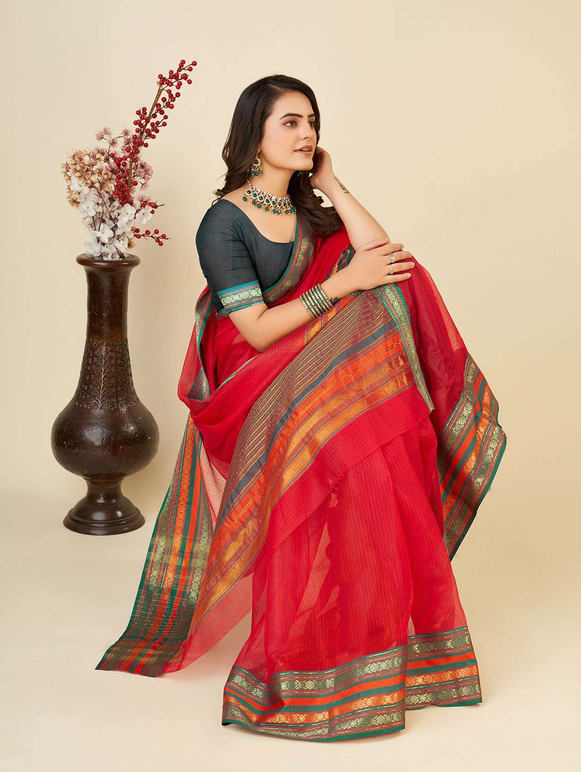 women solid with bordered saree with blouse - 22274118 -  Standard Image - 2