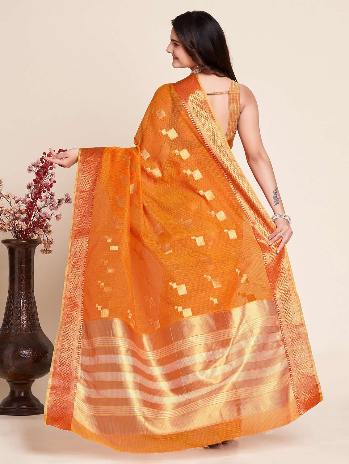 women self design bordered saree with blouse - 22274121 -  Standard Image - 2