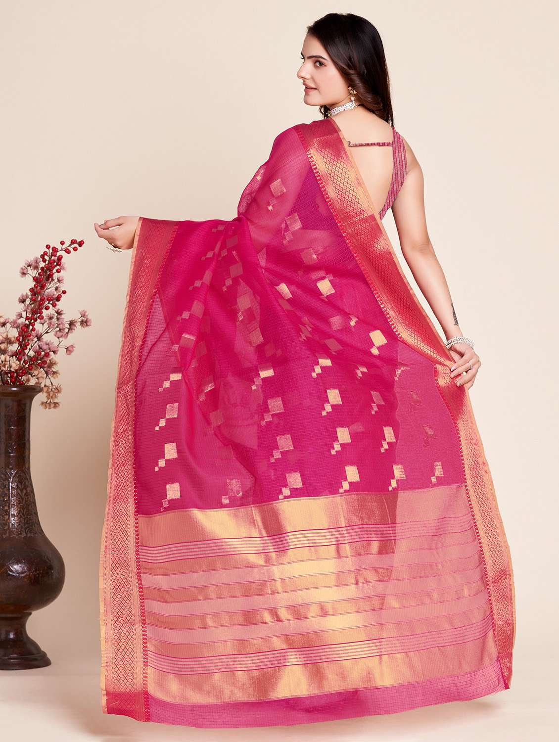women self design bordered saree with blouse - 22274122 -  Standard Image - 2