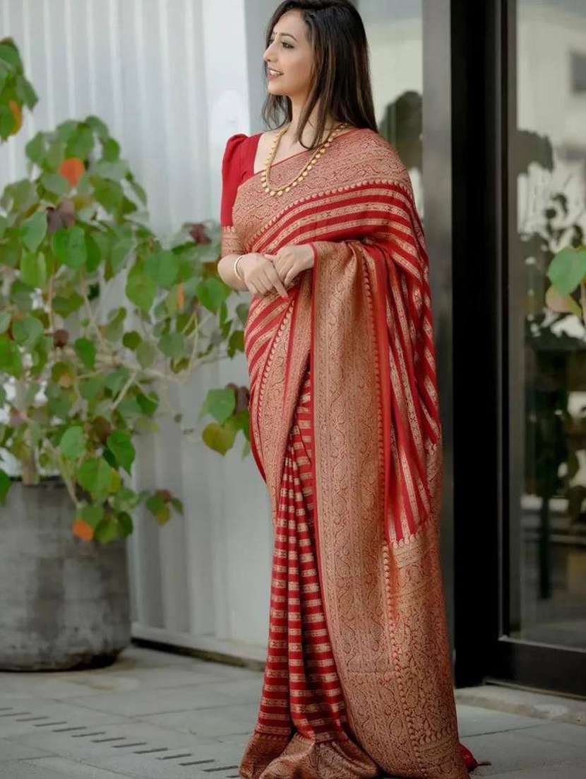 women self design banarasi saree with blouse