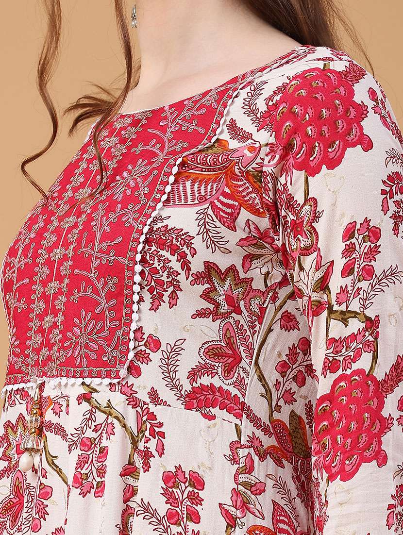 women floral three quarter sleeve kurta pant with dupatta set - 22275166 -  Standard Image - 2