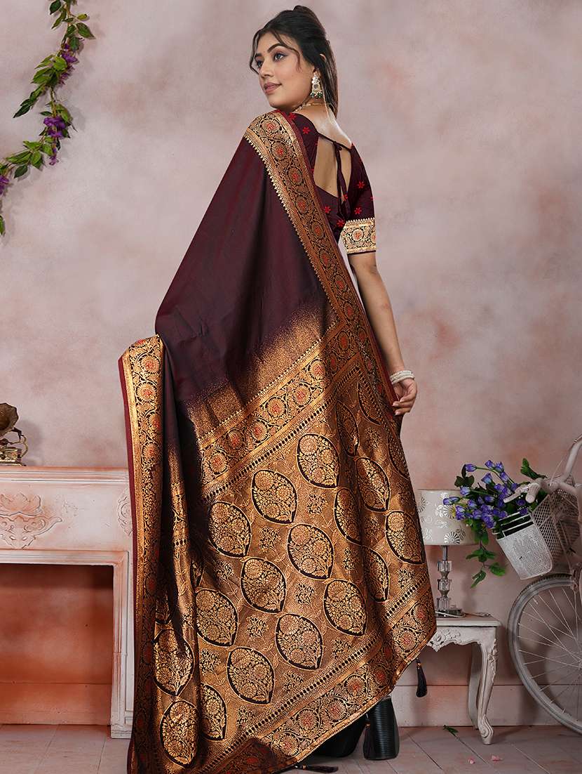 women solid with bordered saree with blouse - 22275914 -  Standard Image - 2