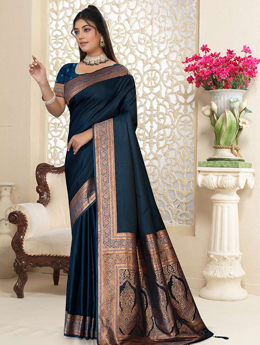 women solid with bordered saree with blouse - 22275915 -  Standard Image - 2