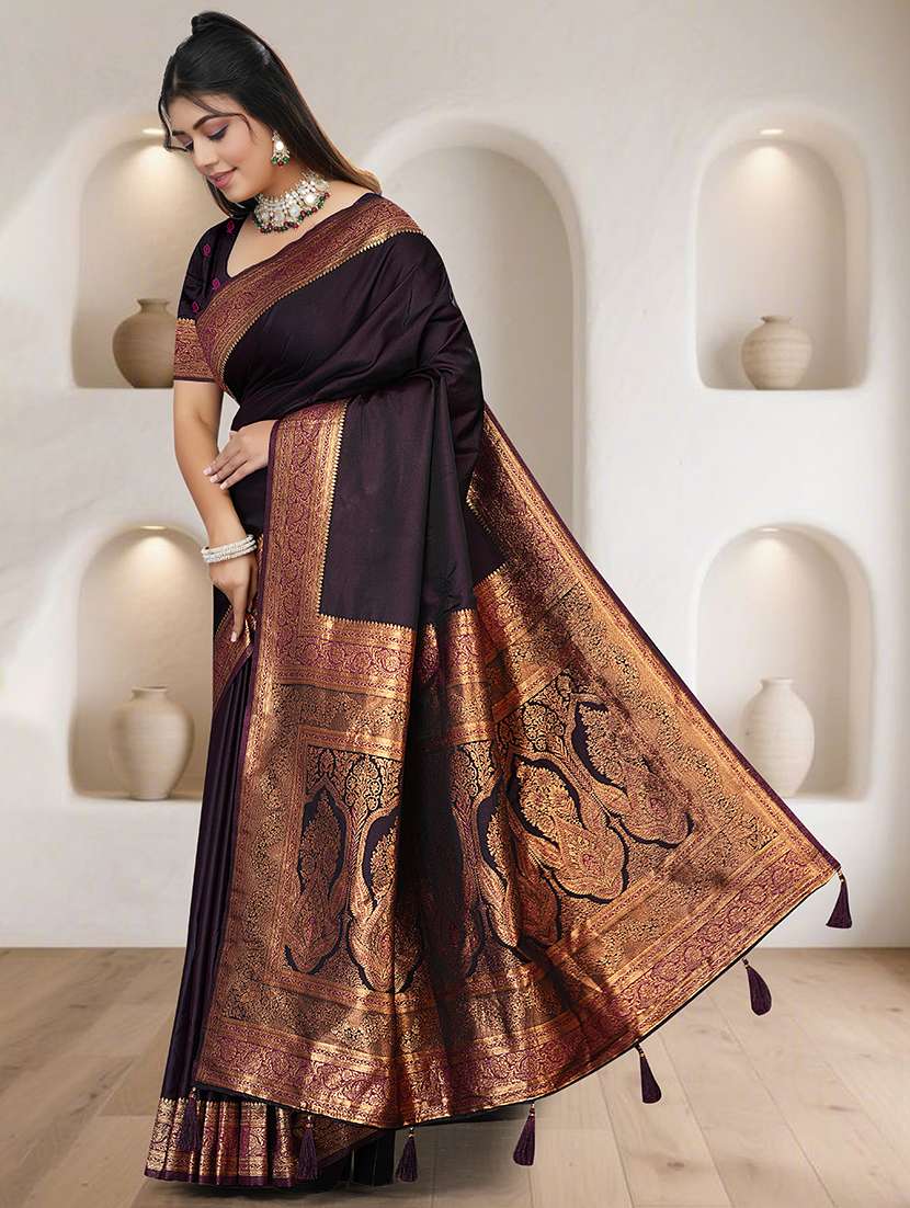women solid with bordered saree with blouse - 22275916 -  Standard Image - 2