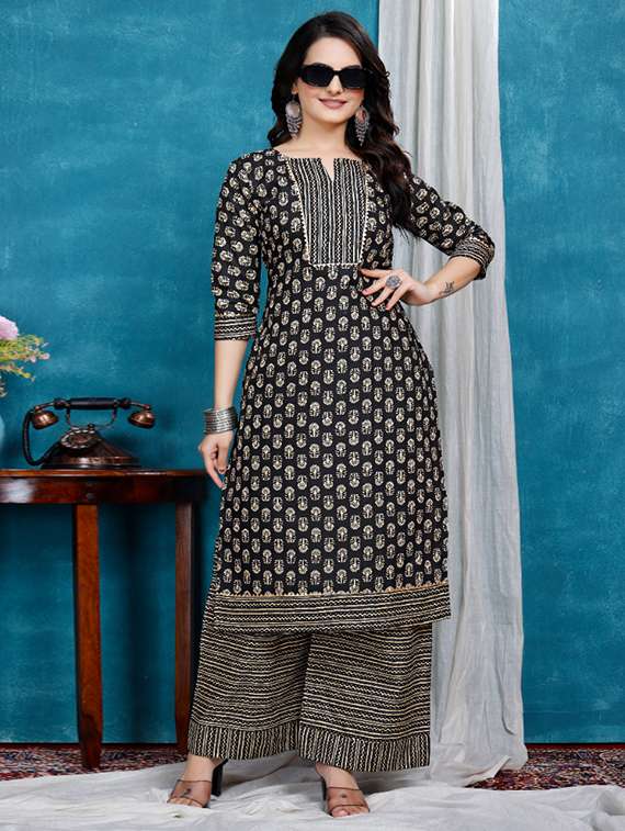 women printed three quarter sleeve straight kurta