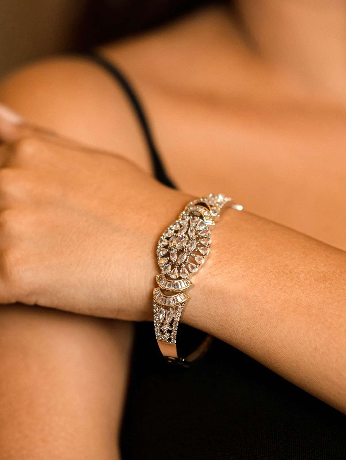 graceful white rose gold bracelet - 22277837 -  Standard Image - 2