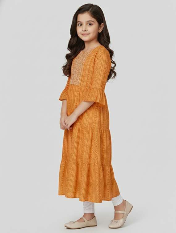 women printed three quarter sleeve kurta - 22278336 -  Standard Image - 2