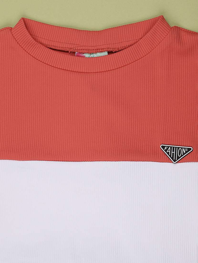 Girls Colourblocked Round Neck Regulatr Fit Tee - 22278596 -  Standard Image - 2