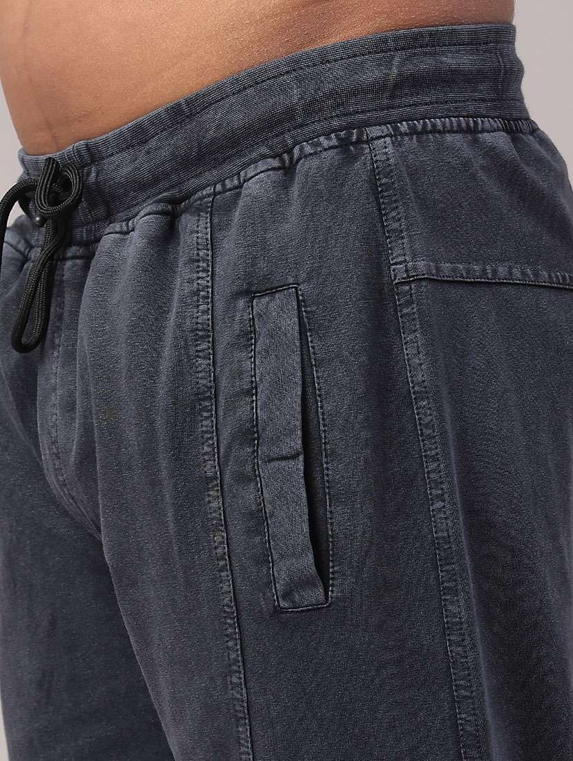 men solid mid rise regular fit cargo  - 22278965 -  Standard Image - 2