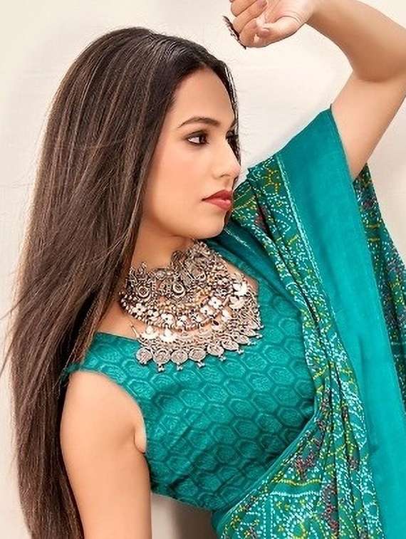 women printed casual wear saree with blouse - 22279021 -  Standard Image - 2