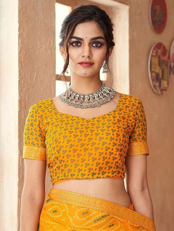 women printed casual wear saree with blouse - 22279051 -  Standard Image - 2