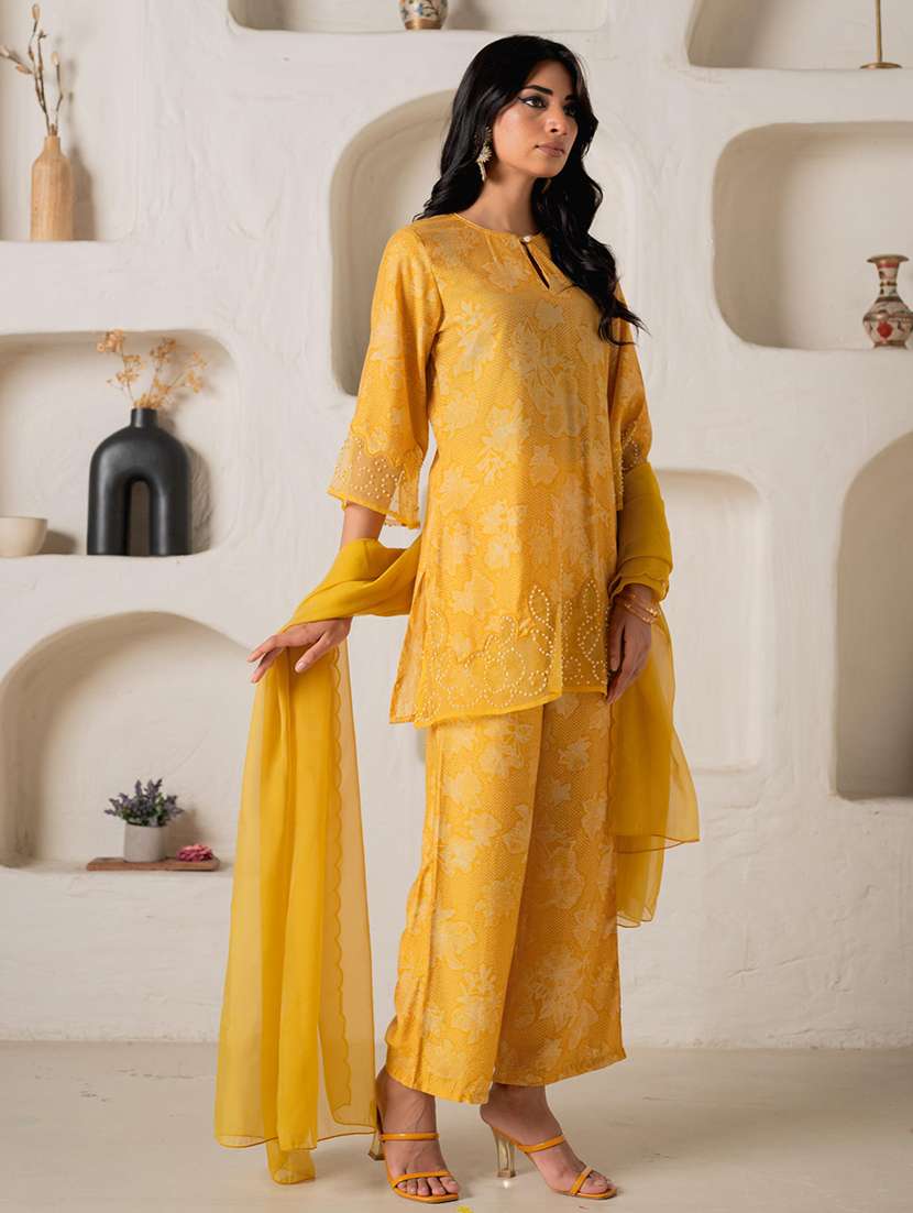 women floral three quarter sleeve kurta pant with dupatta set - 22279285 -  Standard Image - 2