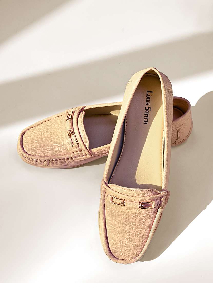 women solid slip on loafer