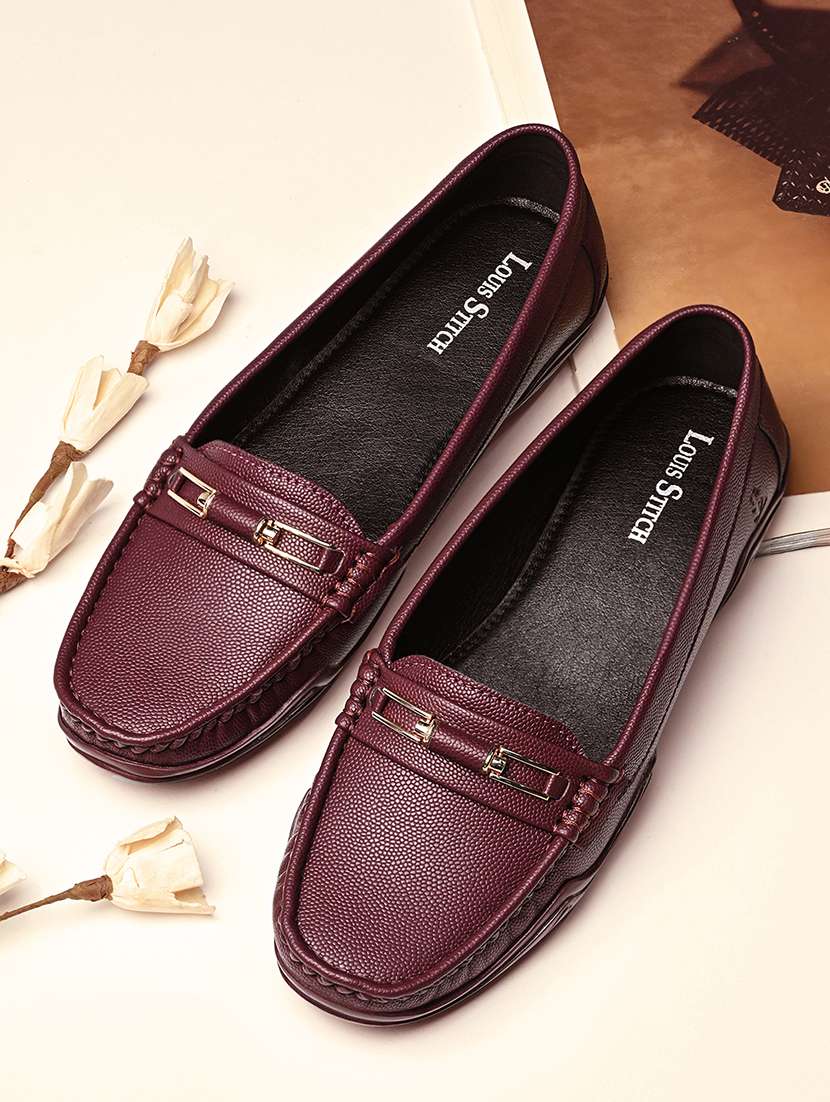 women solid slip on loafer