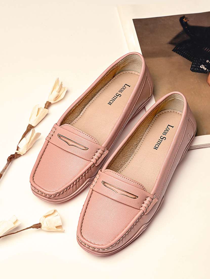 women solid slip on loafer