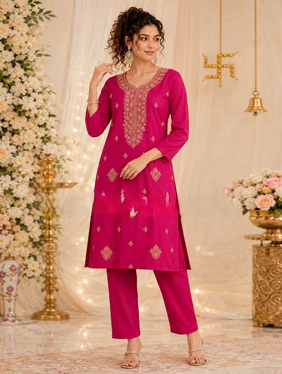 women floral three quarter sleeve kurta pant with dupatta set
