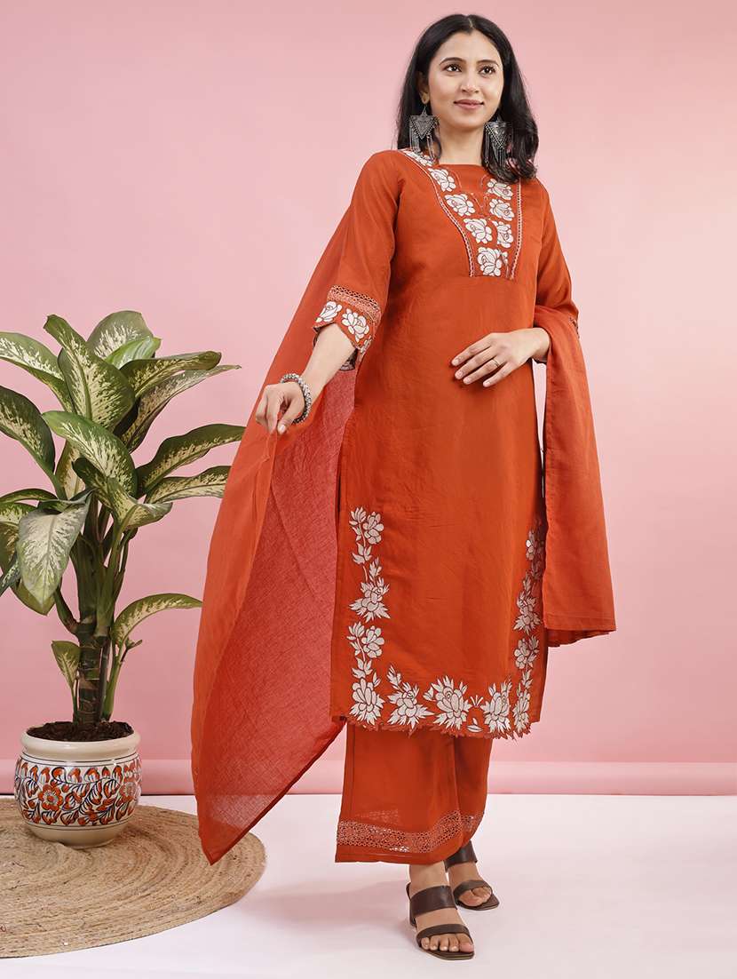 women floral three quarter sleeve kurta pant with dupatta set - 22280446 -  Standard Image - 2