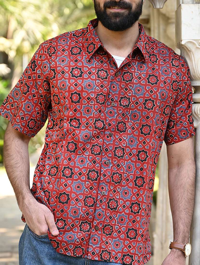 men printed collared short sleeve casual shirt - 22280774 -  Standard Image - 2