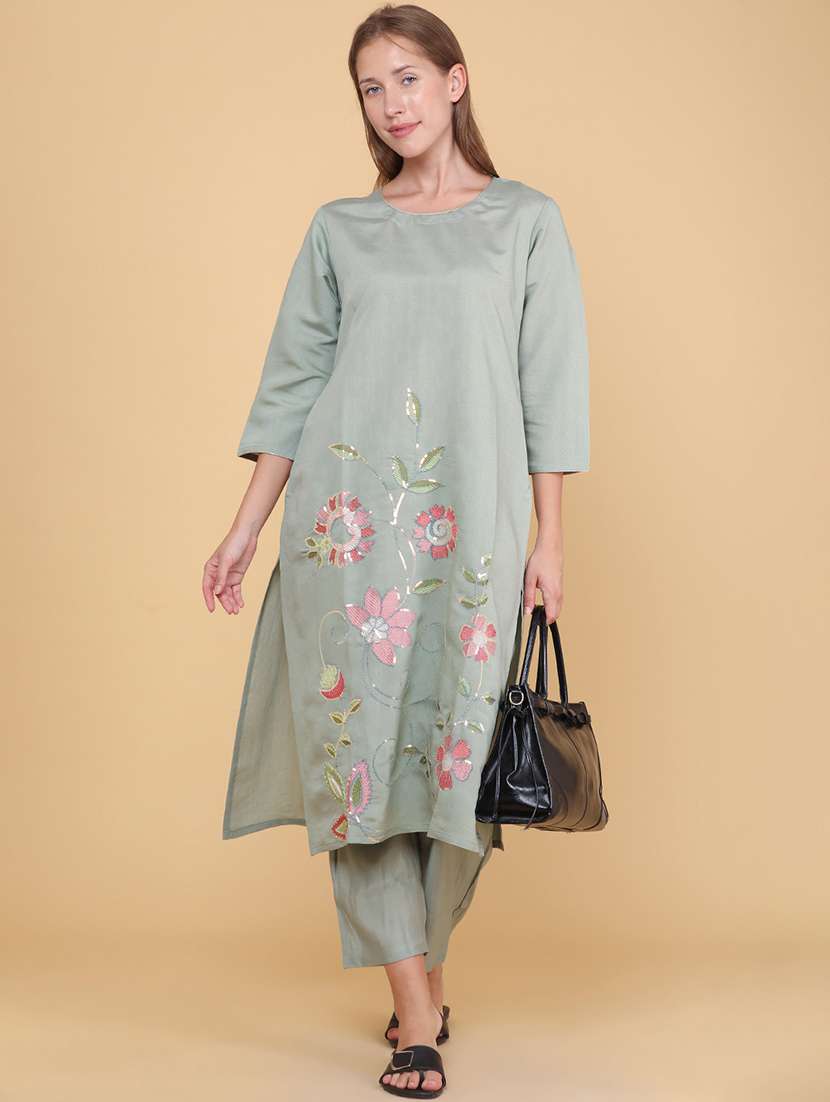 women self design three quarter sleeves kurta and pant set