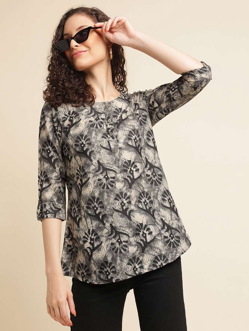 women printed three quartre sleeve kurti