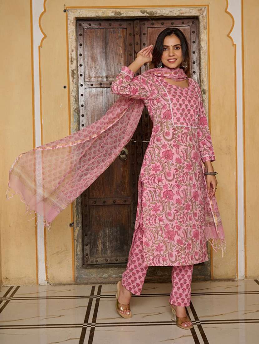 women floral three quarter sleeve kurta pant with dupatta set - 22282112 -  Standard Image - 2