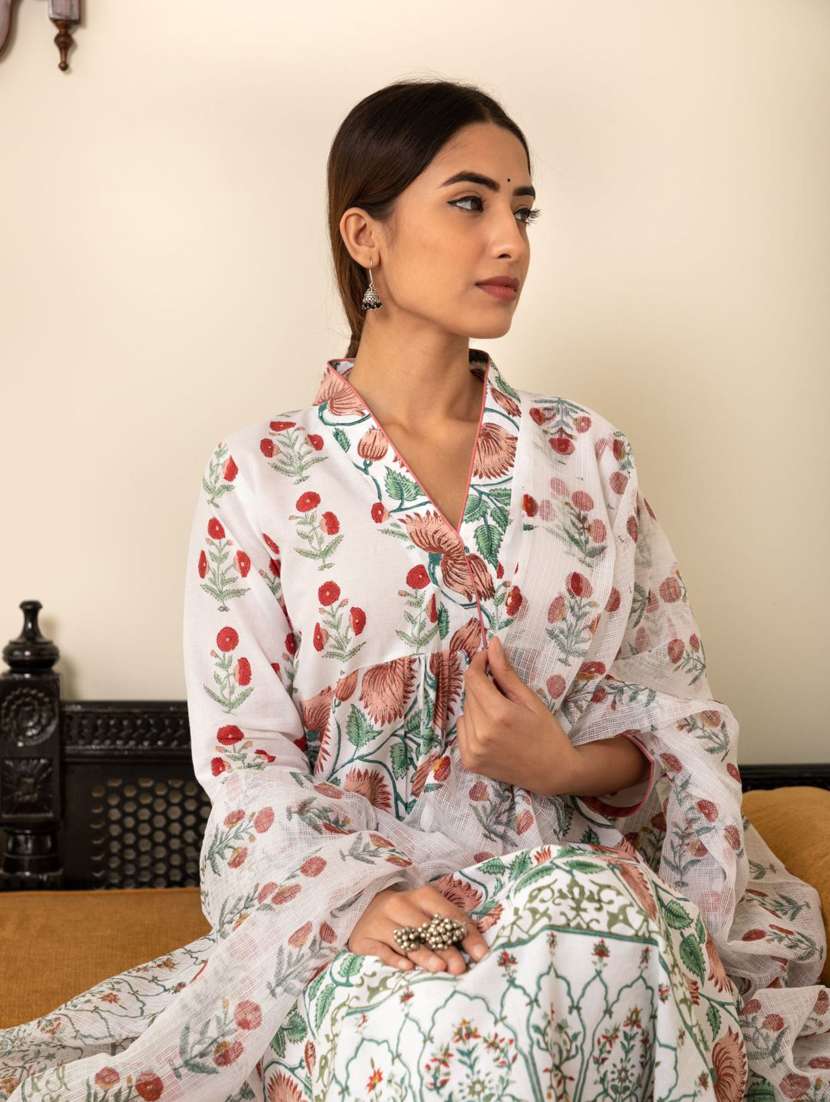 women printed three quarter sleeve kurta pant with dupatta set - 22282115 -  Standard Image - 2