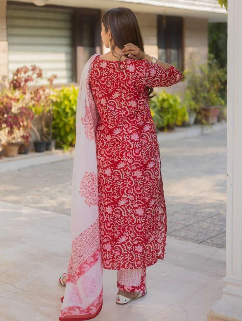 women floral three quarter sleeve kurta pant with dupatta set - 22282122 -  Standard Image - 2