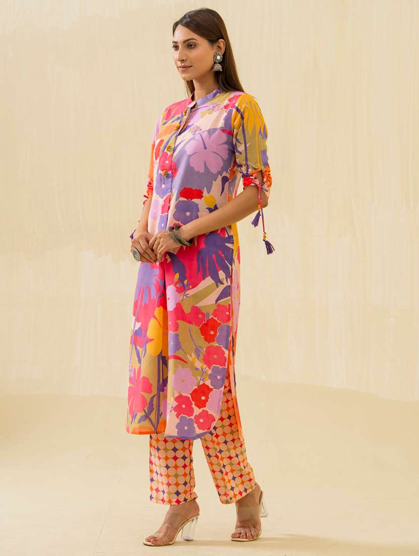 Women Printed Three Quarter Sleeve Kurta Pant Set - 22282179 -  Standard Image - 2