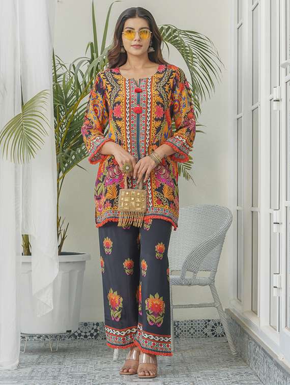 women printed three quarter sleeve ethnic co-ord set - 22282188 -  Standard Image - 2